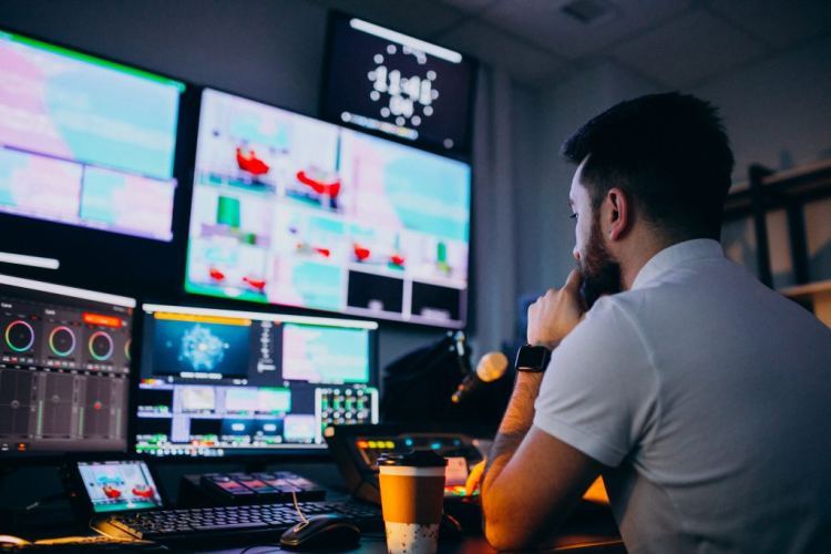 Monitoruj parametry urządzeń, systemów i aplikacji